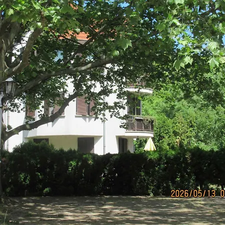 Appartement Beachfront In Csopak-balaton 58006